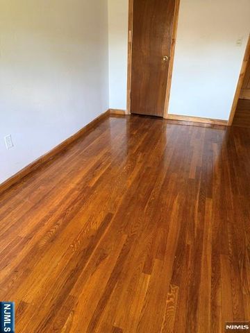 1062 Jassamine Way, Fort Lee, NJ 07024