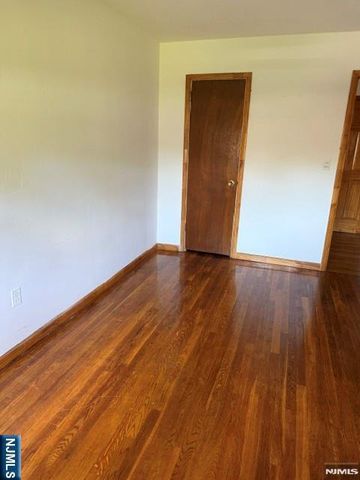 1062 Jassamine Way, Fort Lee, NJ 07024