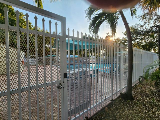 20381 NE 30th Ave 324-7, Aventura, FL 33180