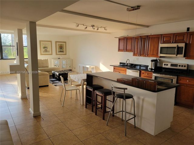 20381 NE 30th Ave 324-7, Aventura, FL 33180