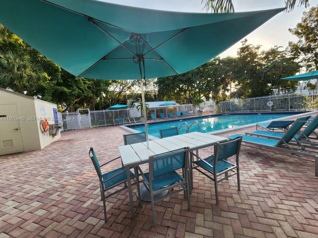 20381 NE 30th Ave 324-7, Aventura, FL 33180