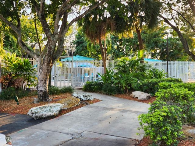 20381 NE 30th Ave 324-7, Aventura, FL 33180