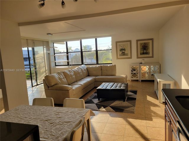 20381 NE 30th Ave 324-7, Aventura, FL 33180