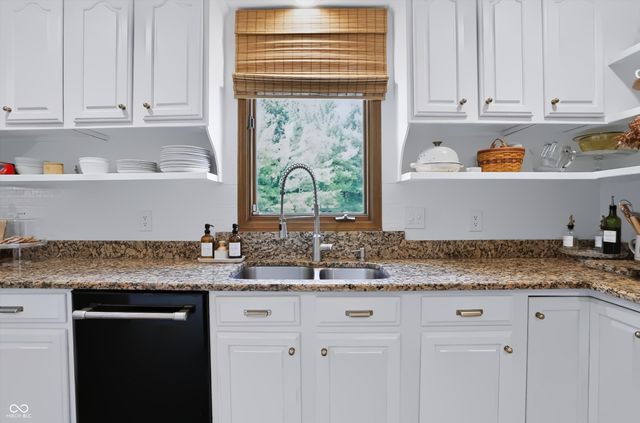 11377 Brentwood Avenue, Zionsville, IN 46077