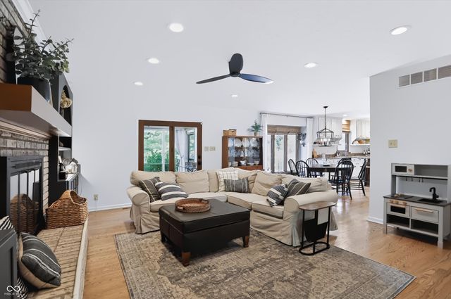 11377 Brentwood Avenue, Zionsville, IN 46077