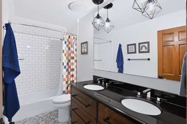11377 Brentwood Avenue, Zionsville, IN 46077
