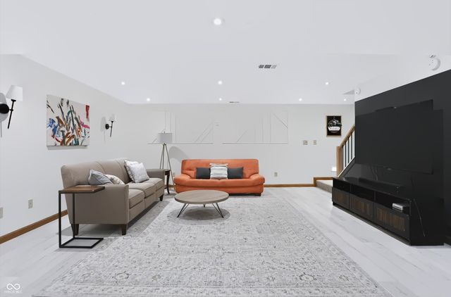 11377 Brentwood Avenue, Zionsville, IN 46077