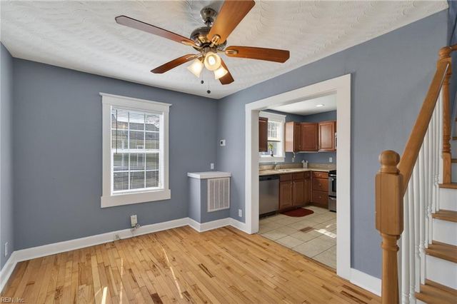 25 W Cummings AVE, Hampton, VA 23663