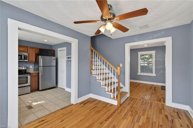 25 W Cummings AVE, Hampton, VA 23663