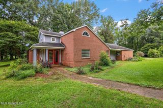 101 Chestnut Drive, Clinton, MS 39056