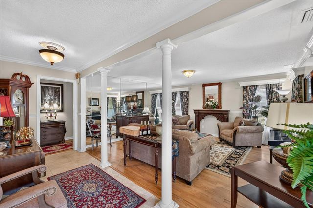 4121 W DE LEON STREET, Tampa, FL 33609