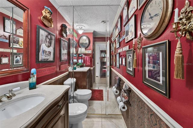 4121 W DE LEON STREET, Tampa, FL 33609