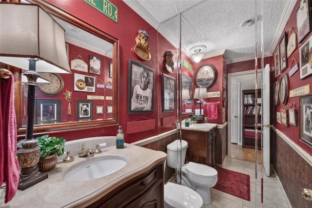 4121 W DE LEON STREET, Tampa, FL 33609