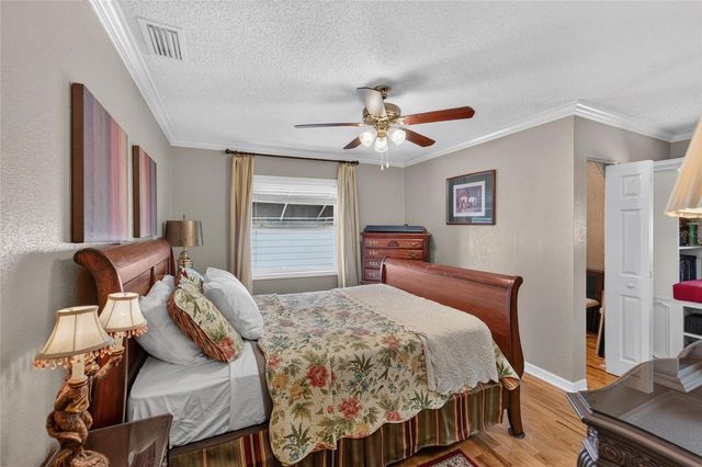 4121 W DE LEON STREET, Tampa, FL 33609