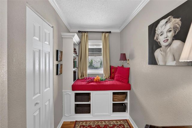 4121 W DE LEON STREET, Tampa, FL 33609