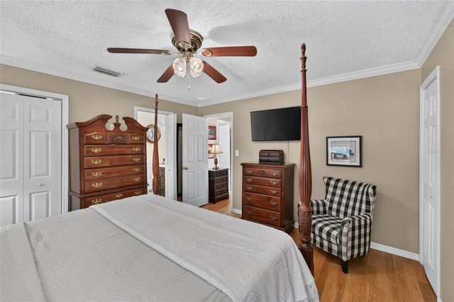 4121 W DE LEON STREET, Tampa, FL 33609