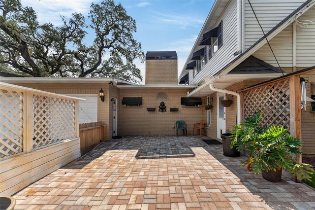 4121 W DE LEON STREET, Tampa, FL 33609