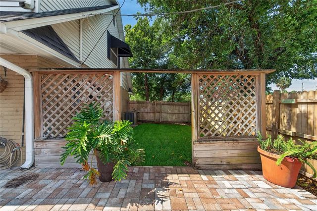 4121 W DE LEON STREET, Tampa, FL 33609