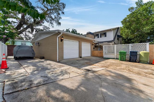 4121 W DE LEON STREET, Tampa, FL 33609