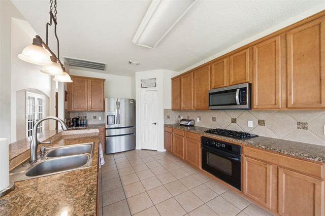 12707 Rocky Briar Lane, Tomball, TX 77377