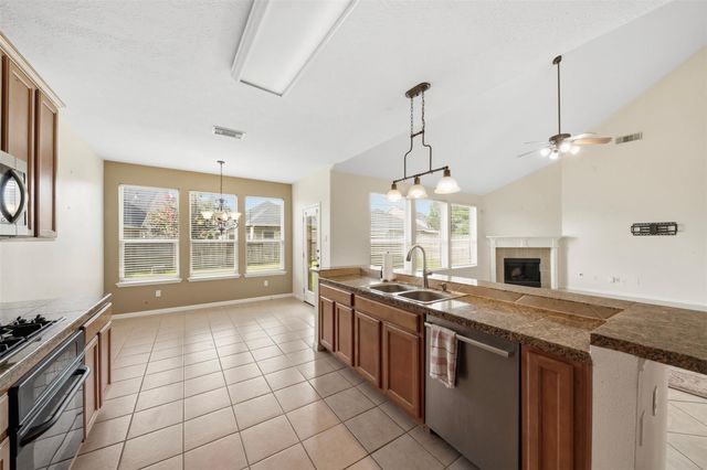12707 Rocky Briar Lane, Tomball, TX 77377