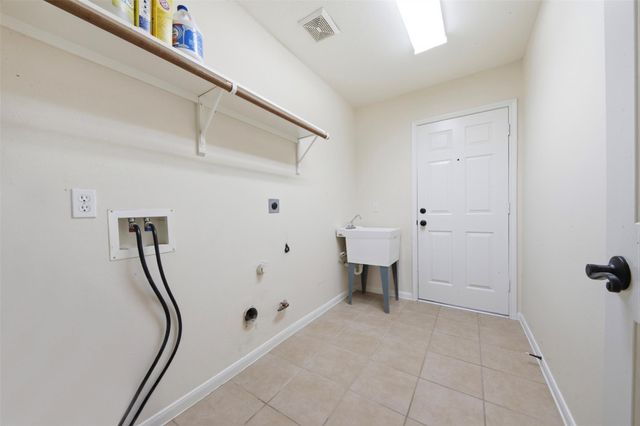 12707 Rocky Briar Lane, Tomball, TX 77377