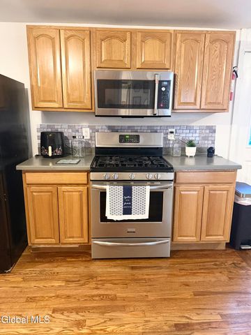 404 8th Street, Troy, NY 12180