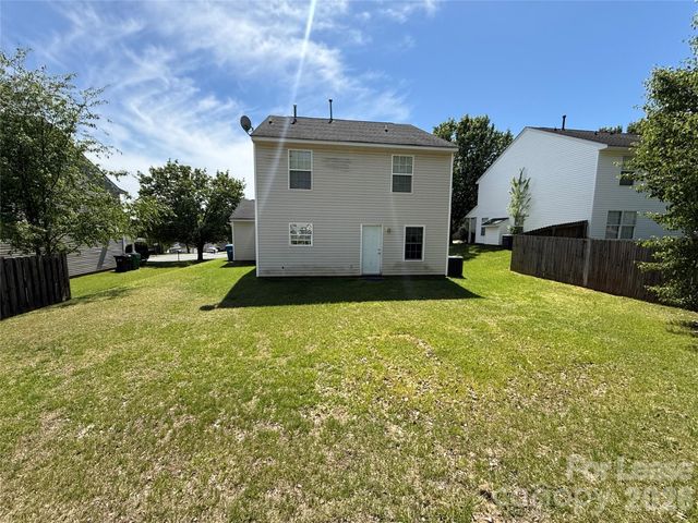 3327 Buckvalley Drive, Charlotte, NC 28214
