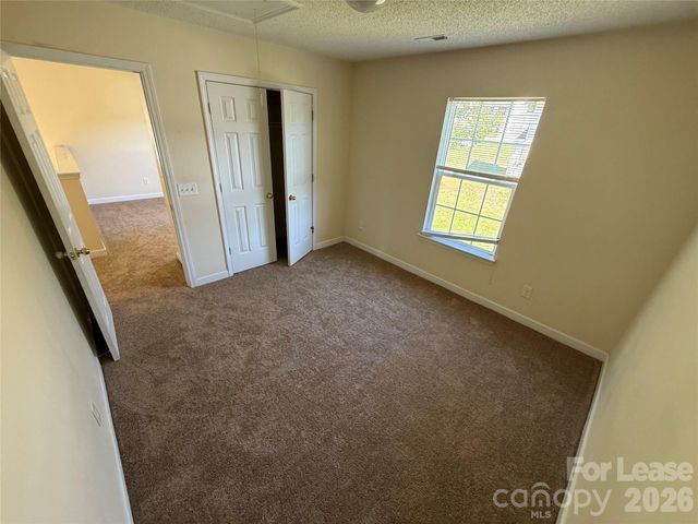 3327 Buckvalley Drive, Charlotte, NC 28214