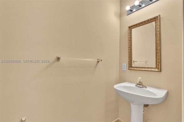 3102 NW 24th Way, Oakland Park, FL 33309