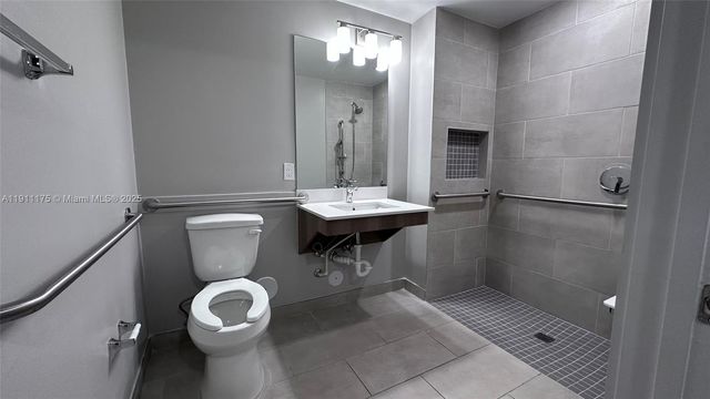 25050 SW 136th Ave 116, Homestead, FL 33032