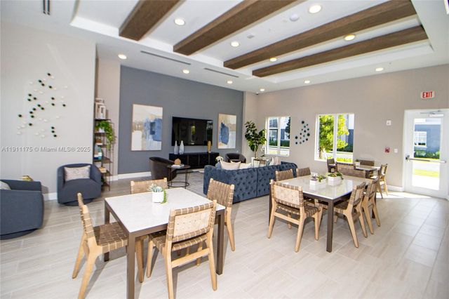 25050 SW 136th Ave 116, Homestead, FL 33032