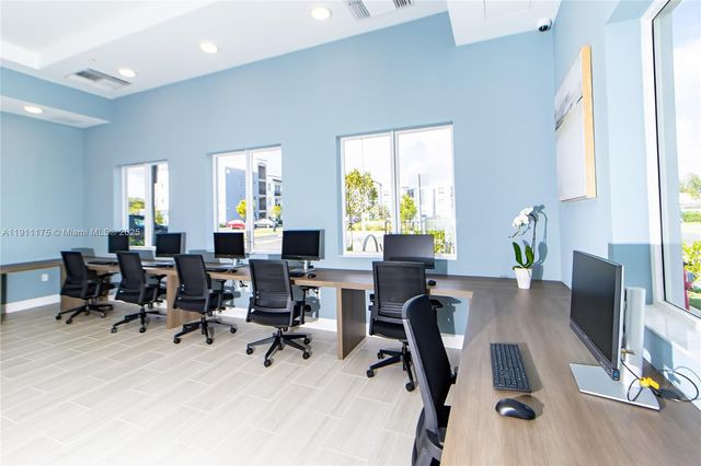 25050 SW 136th Ave 116, Homestead, FL 33032