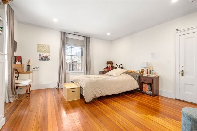 269 Franklin St, Newton, MA 02458