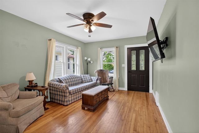 131 Park Drive, Jackson, MI 49203