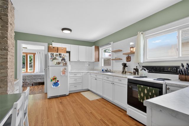 131 Park Drive, Jackson, MI 49203