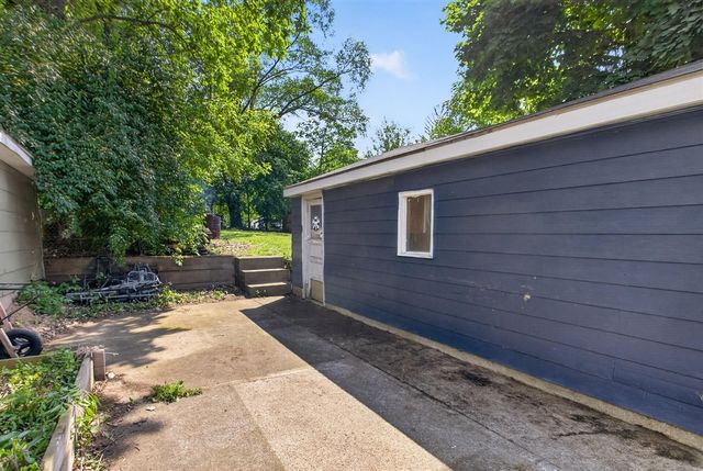 131 Park Drive, Jackson, MI 49203