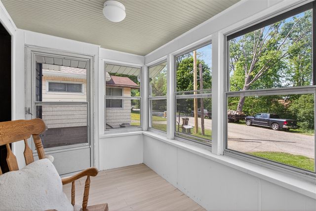 131 Park Drive, Jackson, MI 49203
