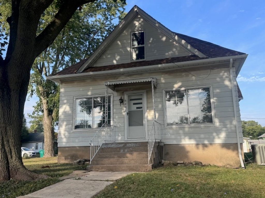 1002 N Park Street, Streator, IL 61364