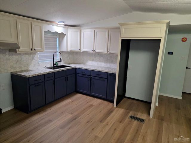 911 W 28th Street, Mission, TX 78574