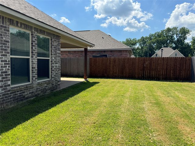 902 Hackberry Drive, Bossier City, LA 71111