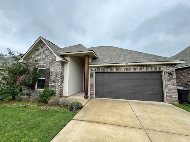 902 Hackberry Drive, Bossier City, LA 71111