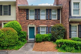 7 Queen Victoria Place NE, Atlanta, GA 30342