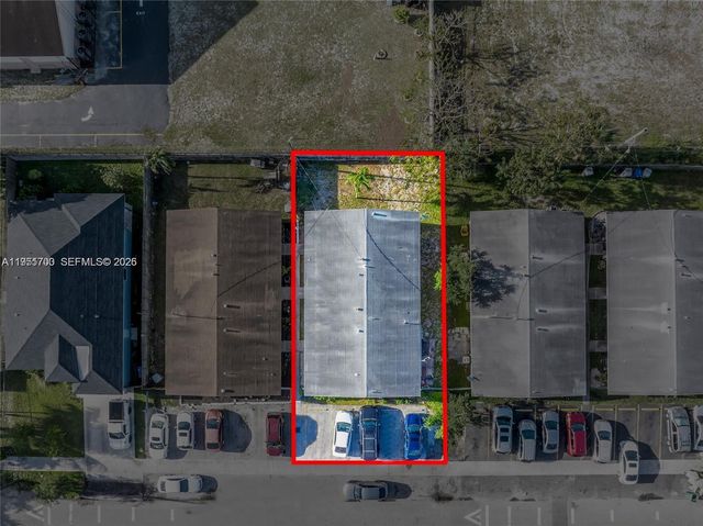 3020 NW 2nd St, Pompano Beach, FL 33069