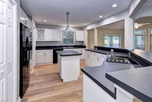 939 Edgewater DR, Newport News, VA 23602