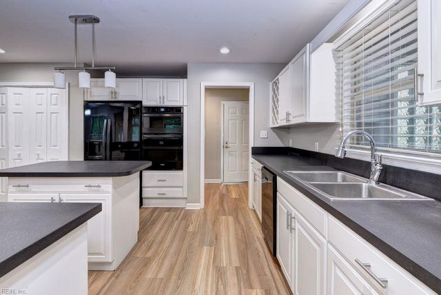 939 Edgewater DR, Newport News, VA 23602