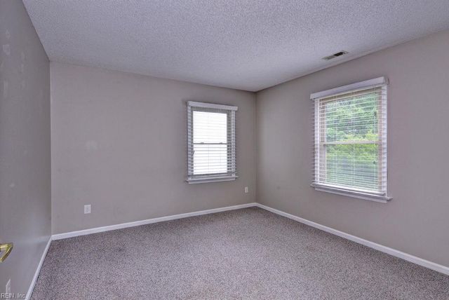 939 Edgewater DR, Newport News, VA 23602