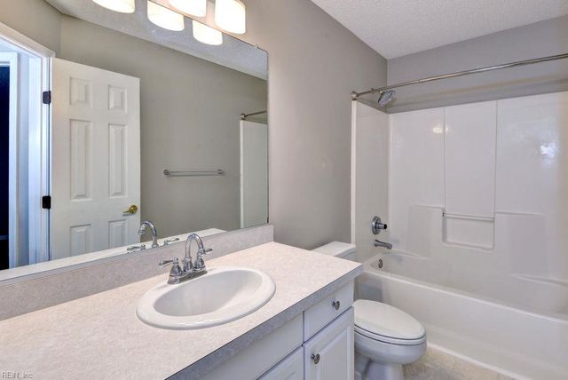 939 Edgewater DR, Newport News, VA 23602