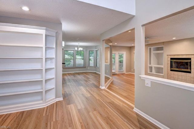 939 Edgewater DR, Newport News, VA 23602