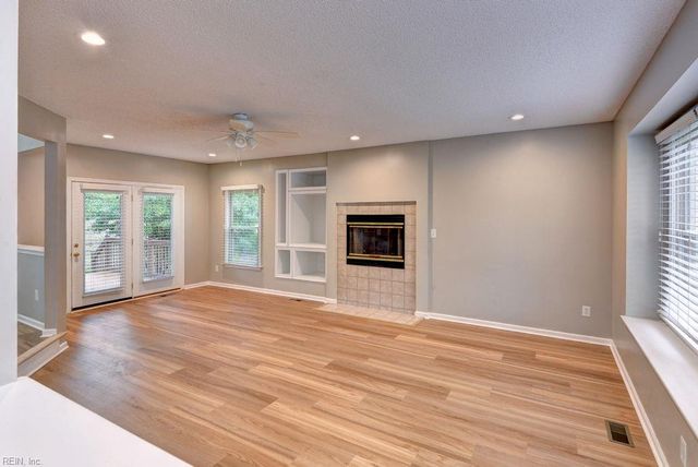 939 Edgewater DR, Newport News, VA 23602